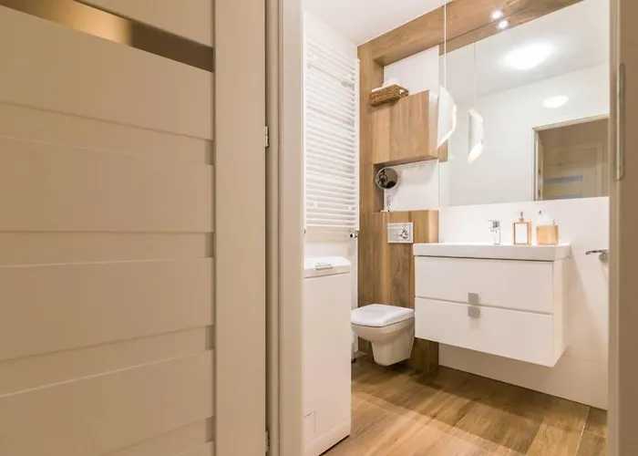 Sun House + Free Parking *