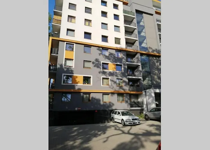 Sun House + Free Parking *